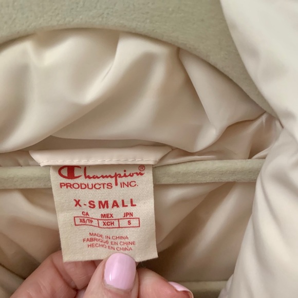 ✨❤️Champion size XS puffer jacket- offers welcomed!!❤️✨ - Picture 5 of 5